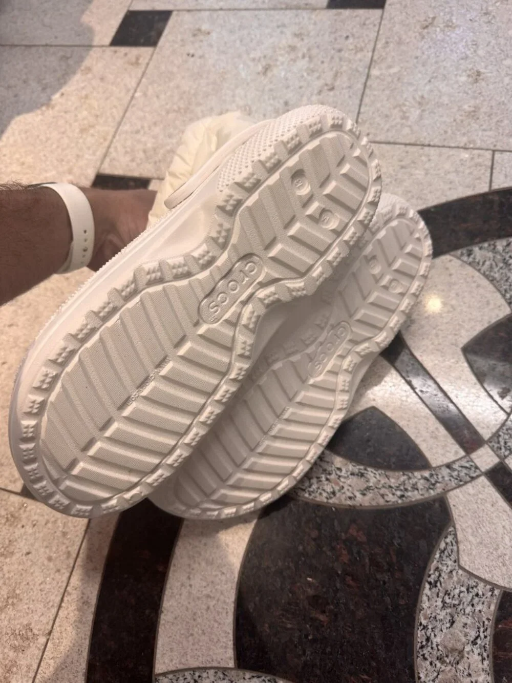 Crocs Classic Lined Neo Puff Boot White Sz 13